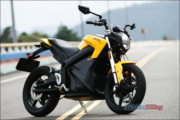 Kymco Revonex電動重機街跑米蘭震撼登場cyberrider Cyberrider